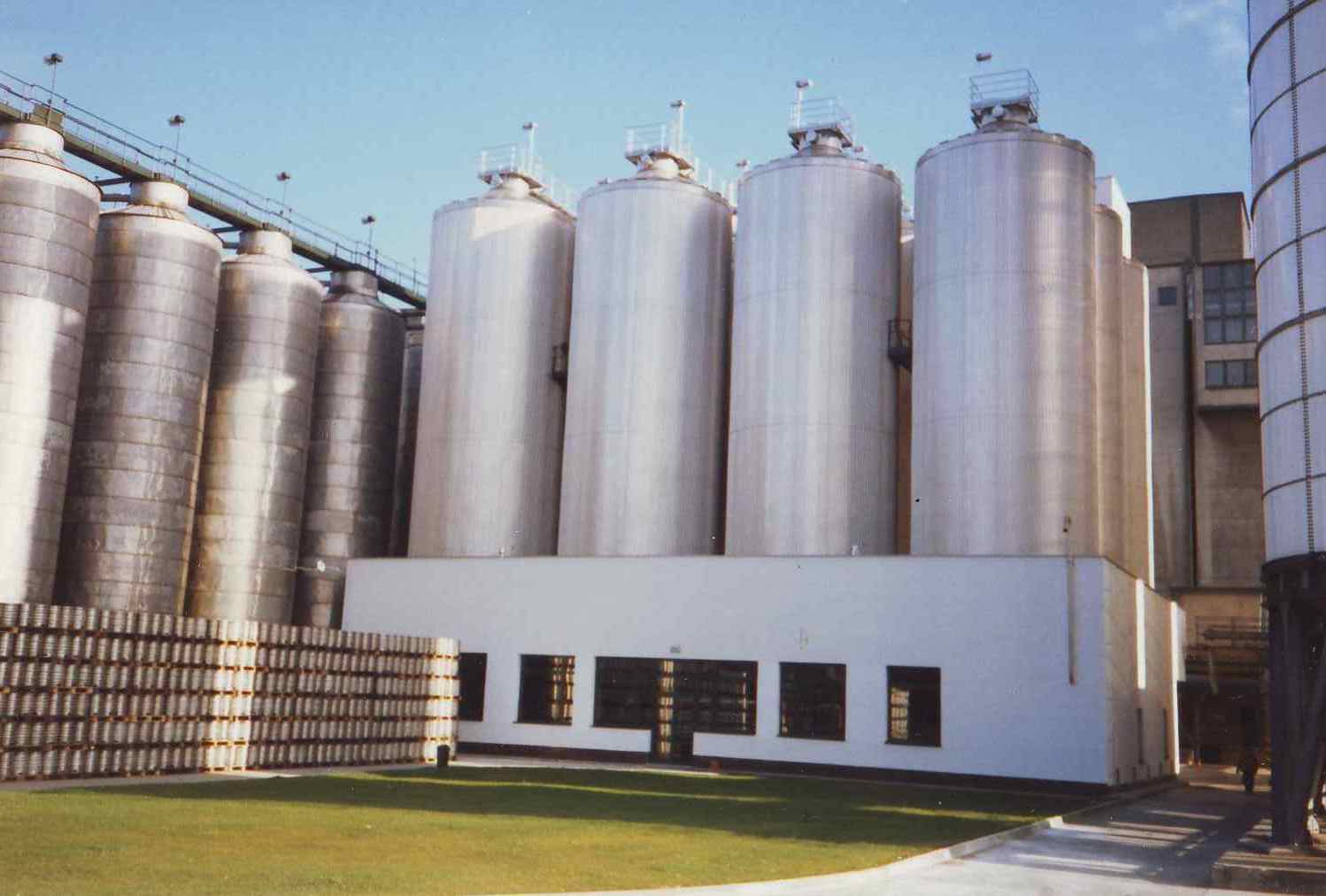 9 pivovar Radegast v Nošovicích přetl. tanky, CKT